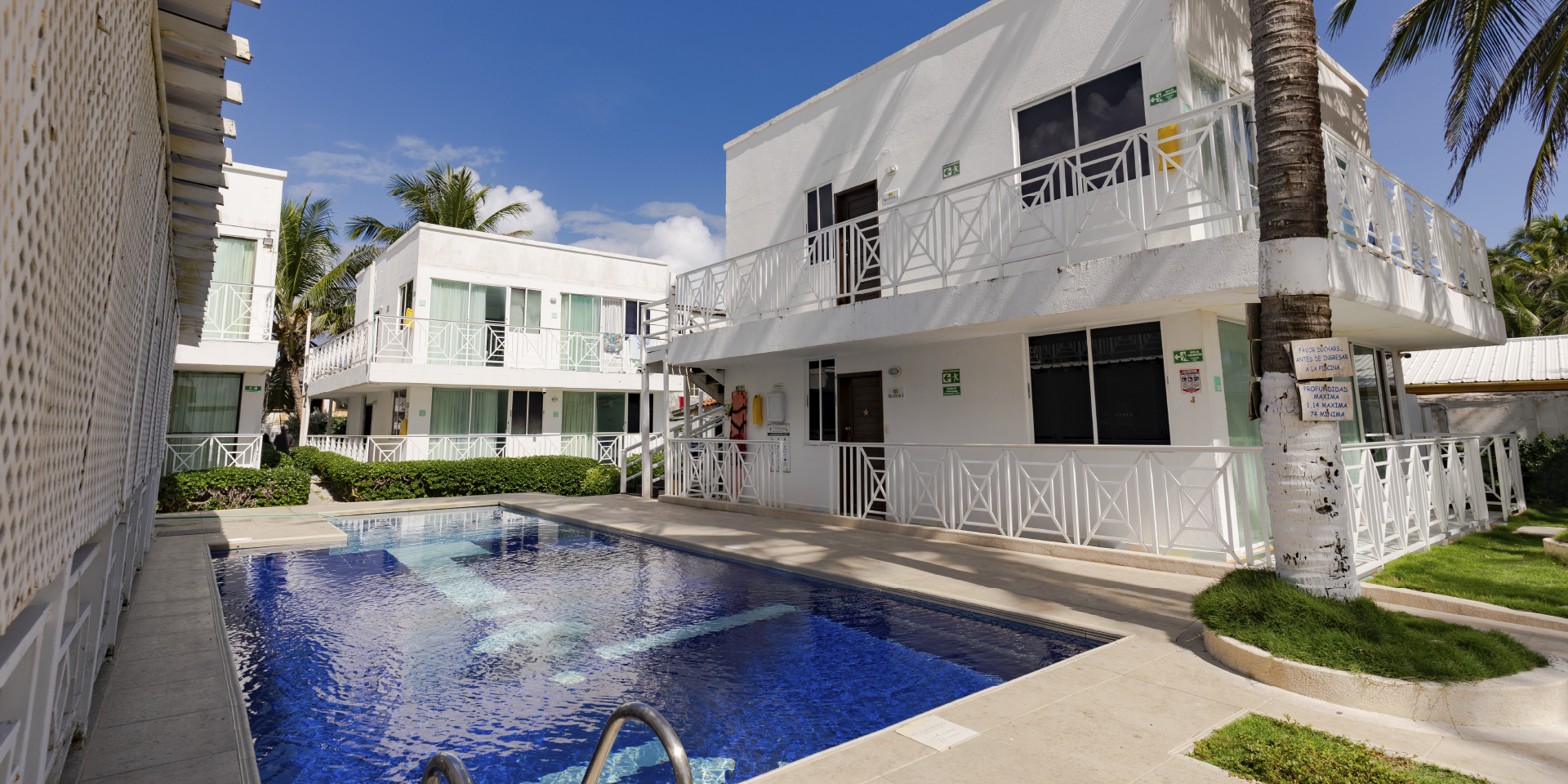 on-vacation-colombia-destino-nacional-san-andres-hotel-san-luis-piscina.webp